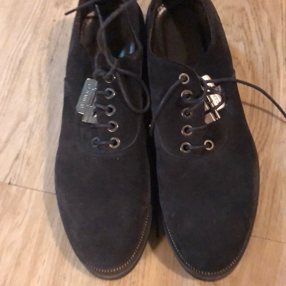 Shoes - Picture 2 of 3